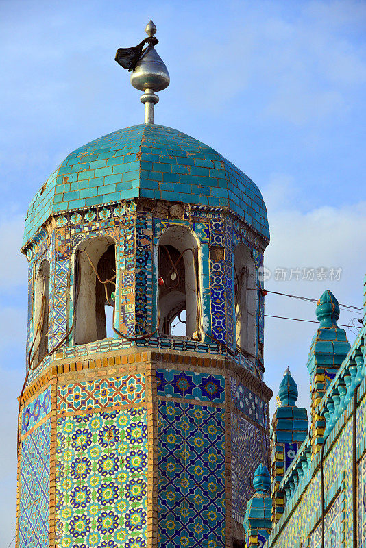 阿里的圣地(Hazrat Ali Mazar) -在阿富汗巴尔赫省Mazar-i- sharif的南门有绿松石圆顶的尖塔